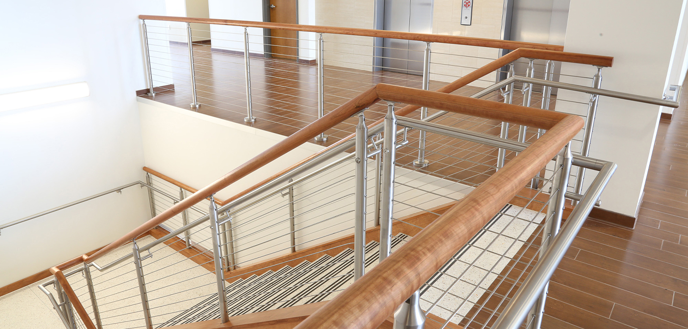 ss railing with glass