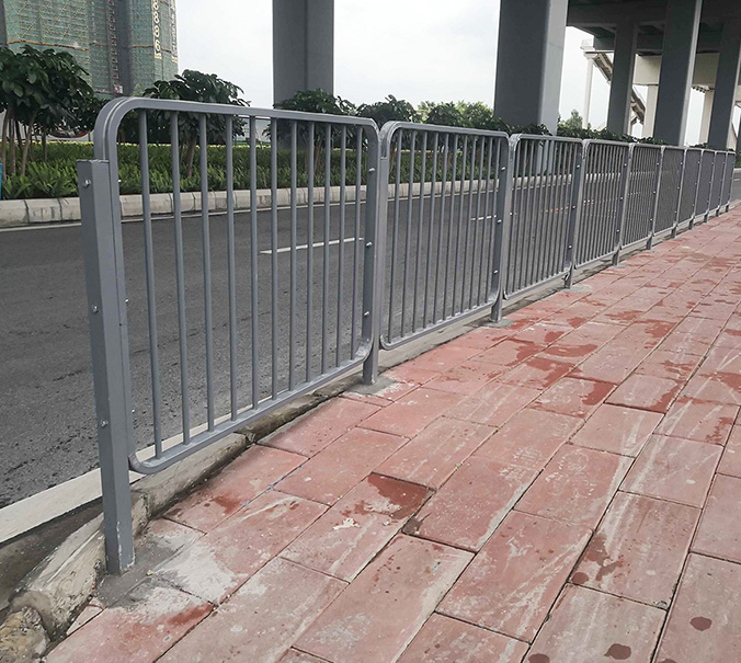 Sidewalk_Guardrail